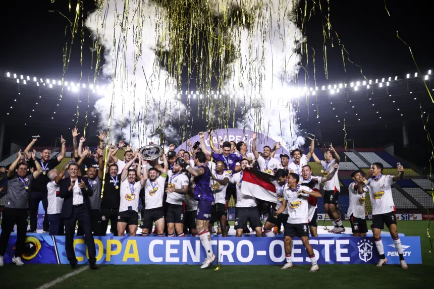 Anápolis é campeão da primeira edição da Copa Centro-Oeste Anápolis é campeão da primeira edição da Copa Centro-Oeste