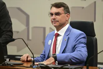 Áudio de Flávio Bolsonaro provoca reação de pré-candidatos da direita