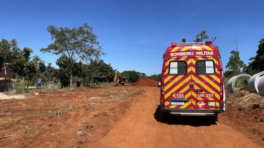 Barranco cede durante obra e mobiliza resgate de dois trabalhadores no oeste de Goianésia Barranco cede durante obra e mobiliza resgate de dois trabalhadores no oeste de Goianésia