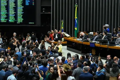 Congresso promulga Lei da Dosimetria e Bolsonaro pode reduzir pena e deixar regime fechado antes do previsto