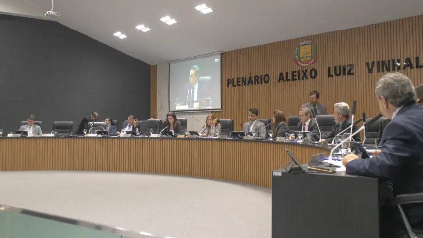 Câmara de Goianésia aprova com agilidade reajuste para profissionais da Educação Câmara de Goianésia aprova com agilidade reajuste para profissionais da Educação