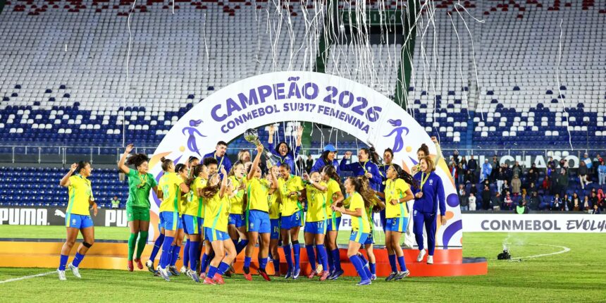 Brasil derrota Argentina e é campeão Sul-Americano Sub-17 feminino Brasil derrota Argentina e é campeão Sul-Americano Sub-17 feminino