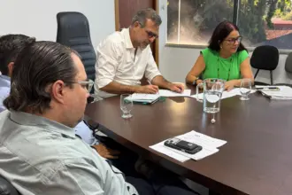 Renato autoriza progressões paradas desde 2012 para Assistentes da Educação Infantil e inicia tratativas para implantação de novo piso