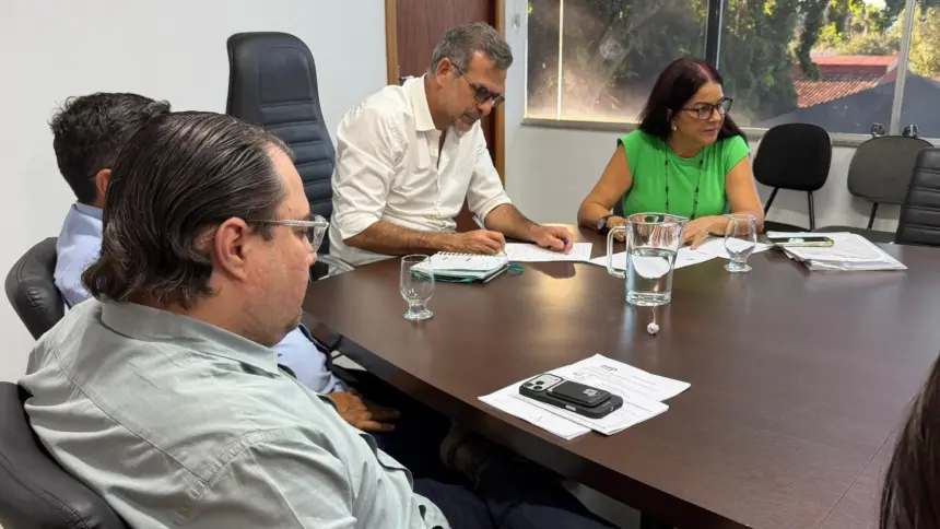 Renato autoriza progressões paradas desde 2012 para Assistentes da Educação Infantil e inicia tratativas para implantação de novo piso Renato autoriza progressões paradas desde 2012 para Assistentes da Educação Infantil e inicia tratativas para implantação de novo piso