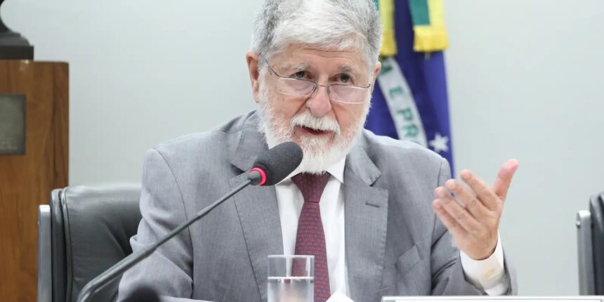 Pretexto para intervenção é inaceitável, diz Celso Amorim Pretexto para intervenção é inaceitável, diz Celso Amorim