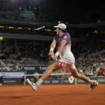 João Fonseca faz história em Roland Garros e avança às quartas de final pela primeira vez