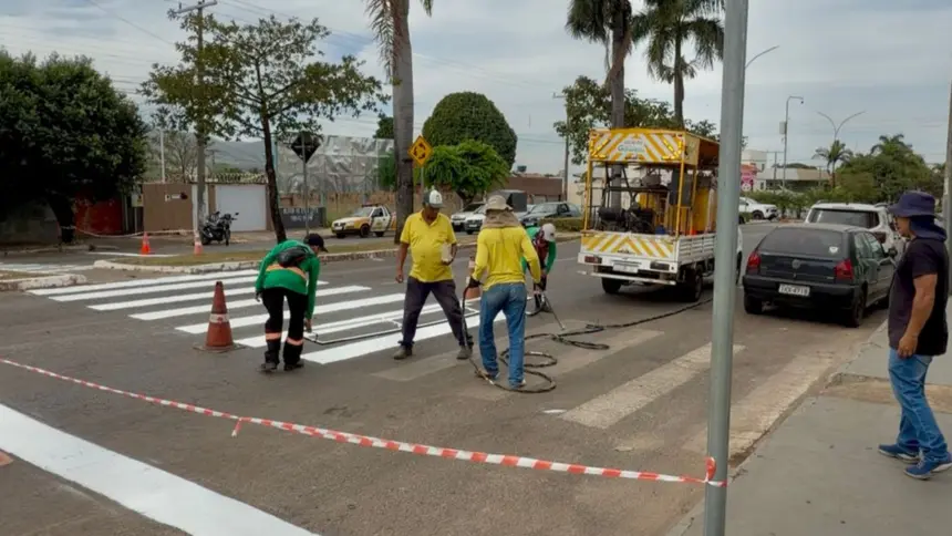 Maio Amarelo: faixas e sinalizações estão sendo revitalizadas em diversos pontos de Goianésia Maio Amarelo: faixas e sinalizações estão sendo revitalizadas em diversos pontos de Goianésia