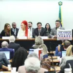 Fim da escala 6×1: relator propõe jornada de 40h semanais com transição de 14 meses; votação será nesta quarta