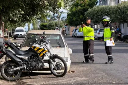 SMT de Goianésia inicia ação para retirada de veículos abandonados das vias públicas durante Maio Amarelo