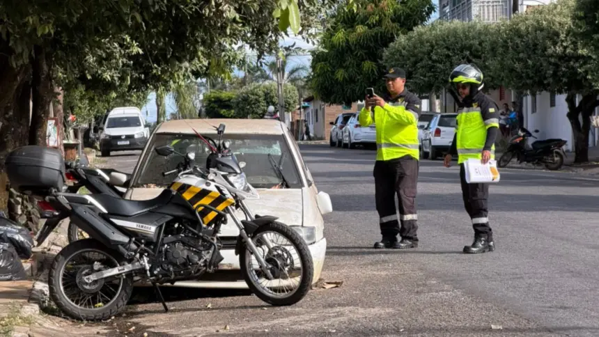 SMT de Goianésia inicia ação para retirada de veículos abandonados das vias públicas durante Maio Amarelo SMT de Goianésia inicia ação para retirada de veículos abandonados das vias públicas durante Maio Amarelo
