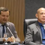 Vereadores Gesmar José e Sargento Santos solicitam reforço de sinalização no Bairro Muniz Falcão