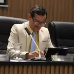 Vereador Gesmar solicita pediatra para atendimento em creches e CMEIs de Goianésia