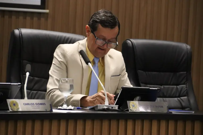 Vereador Gesmar solicita pediatra para atendimento em creches e CMEIs de Goianésia