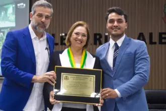Câmara de Goianésia homenageia personalidades e novos cidadãos em sessão solene pelos 73 anos da cidade