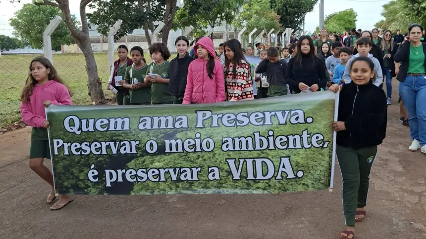 Caminhada Ecológica reúne estudantes e comunidade em Santa Rita do Novo Destino Caminhada Ecológica reúne estudantes e comunidade em Santa Rita do Novo Destino