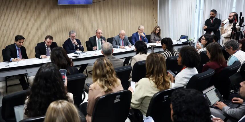 Setores atingidos por tarifaço dos EUA terão novo plano de socorro Setores atingidos por tarifaço dos EUA terão novo plano de socorro