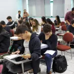 Educação financeira pode ser incluída no currículo escolar