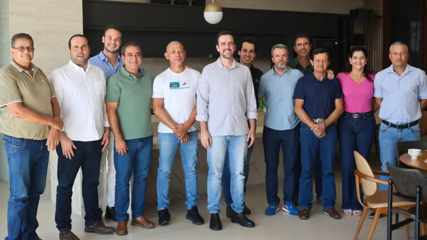 13 dos 15 vereadores de Goianésia declaram apoio a Gustavo Mendanha para o Senado 13 dos 15 vereadores de Goianésia declaram apoio a Gustavo Mendanha para o Senado