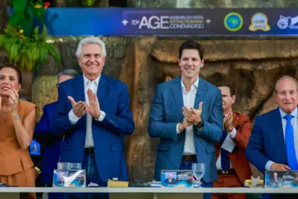 Daniel Vilela e Ronaldo Caiado prestigiam convenção evangélica em São Luís de Montes Belos