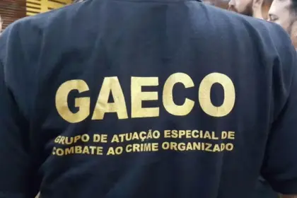 Operação mira operadores financeiros do PCC e bloqueia cerca de R$ 10 milhões