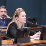 CCJ Câmara dos Deputados aprova admissibilidade de proposta que torna imprescritíveis crimes sexuais contra crianças