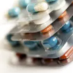 Sancionada lei que cria estratégia para fortalecer produção de medicamentos