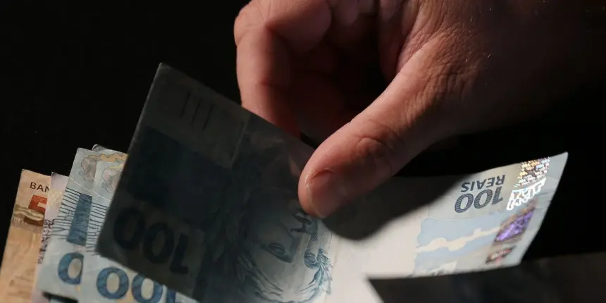 Trabalhadores nascidos em setembro e outubro recebem abono salarial nesta quarta Trabalhadores nascidos em setembro e outubro recebem abono salarial nesta quarta