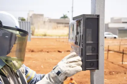 Agosto Vermelho: Equatorial Goiás reforça orientações para evitar acidentes com rede elétrica  