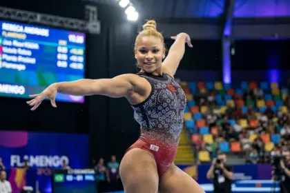 Flávia Saraiva brilha e conquista ouro duplo no Campeonato Brasileiro de Ginástica