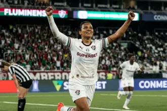 Fluminense vence Botafogo e mantém vivo o sonho da classificação no Brasileirão Feminino