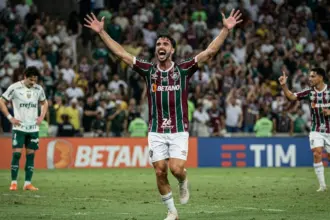 Fluminense vira sobre o Palmeiras por 3 a 2 e interrompe sequência de oito jogos sem vencer