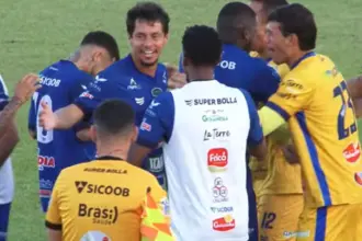 Com gol validado pelo VAR nos acréscimos, Goianésia vence o Tupy e divide a vice-liderança da Divisão de Acesso