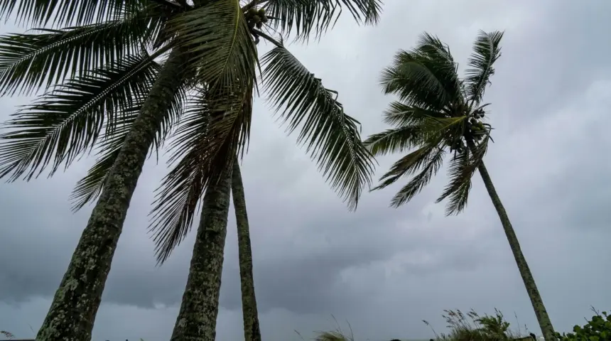 Goiás em alerta para vendaval com rajadas de até 60 km/h Goiás em alerta para vendaval com rajadas de até 60 km/h