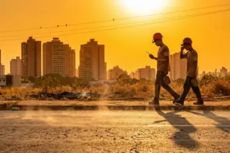 Goiás enfrenta alerta de calor extremo com temperaturas de até 39ºC e umidade crítica