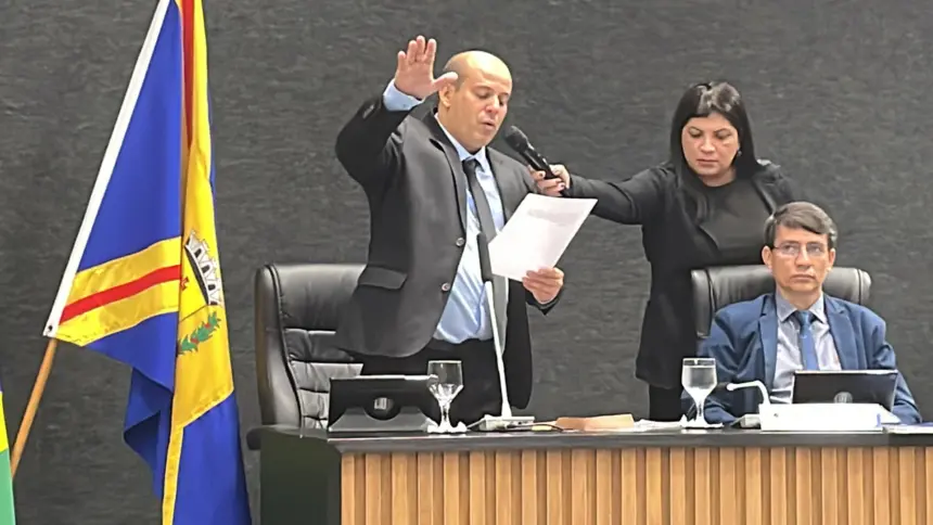 João Paulo Batista toma posse como vereador em Goianésia João Paulo Batista toma posse como vereador em Goianésia