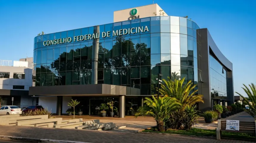 Justiça suspende norma que autorizava dentistas a realizar harmonização facial