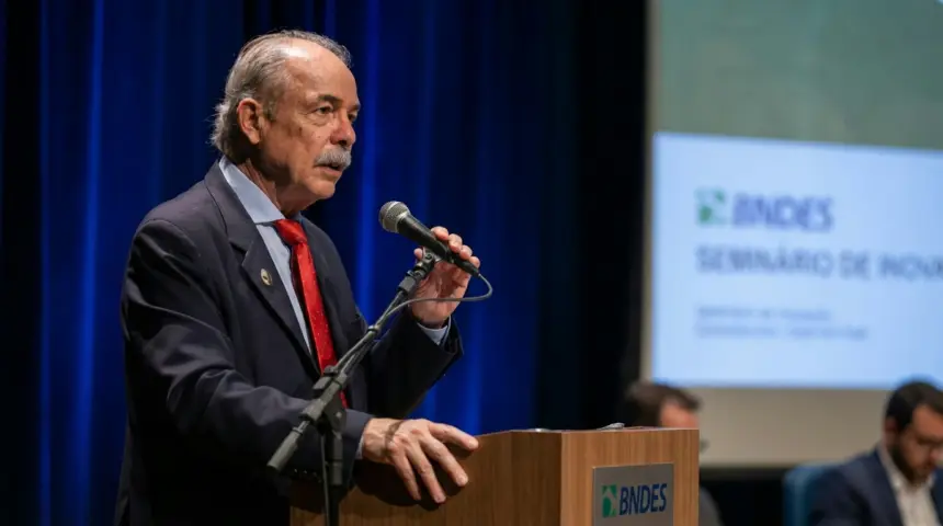 Lucro do BNDES salta 25% e atinge marca histórica de R$ 9,2 bilhões no primeiro semestre Lucro do BNDES salta 25% e atinge marca histórica de R$ 9,2 bilhões no primeiro semestre