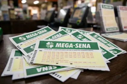 Mega-sena acumula e sorteio chega a 165 milhões de reais