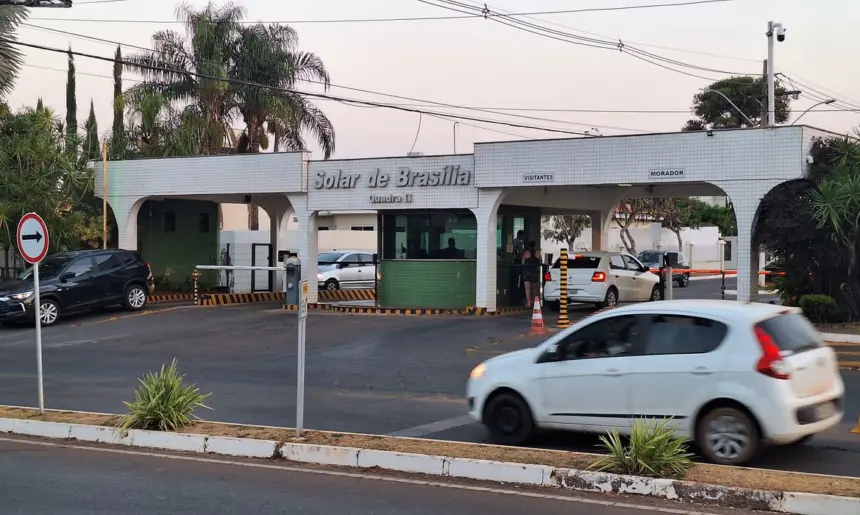 Moraes solicita parecer da PGR sobre recurso contra restrição de visitas a Bolsonaro Moraes solicita parecer da PGR sobre recurso contra restrição de visitas a Bolsonaro