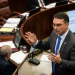 Partido Missão solicita ao TSE investigação sobre filiação indevida de Flávio Bolsonaro