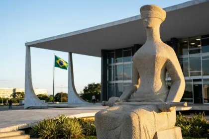 Supremo Tribunal Federal reduz pena de condenada pelos atos de 8 de janeiro