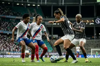 Corinthians derrota Bahia na Fonte Nova e sai na frente por vaga na final do Brasileiro Feminino