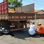 Jovem de 20 anos morre em acidente envolvendo motocicleta e caminhão em Anápolis