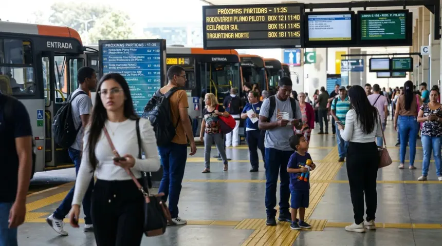 Setor de serviços mantém estabilidade em julho com alta acumulada de 2,4%