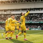 Vitória do Mirassol sobre o Coritiba por 2 a 1 mantém Vasco e Inter no Z4 do Brasileiro